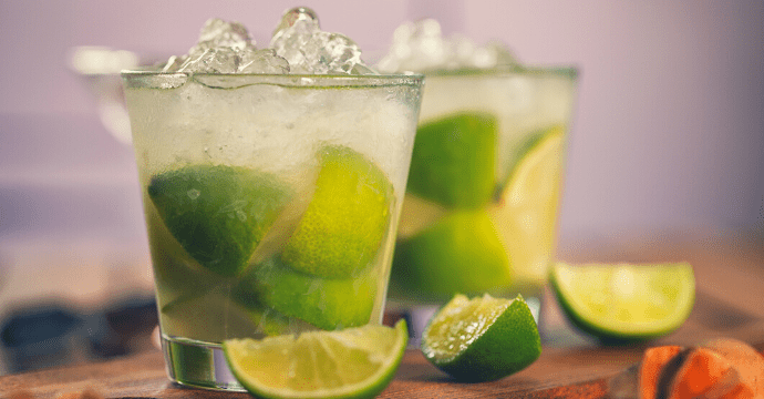 make a Caipirinha to travel without leaving your house